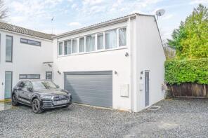 36a, Hersham Road, Walton-on-thames KT12 1JJ
