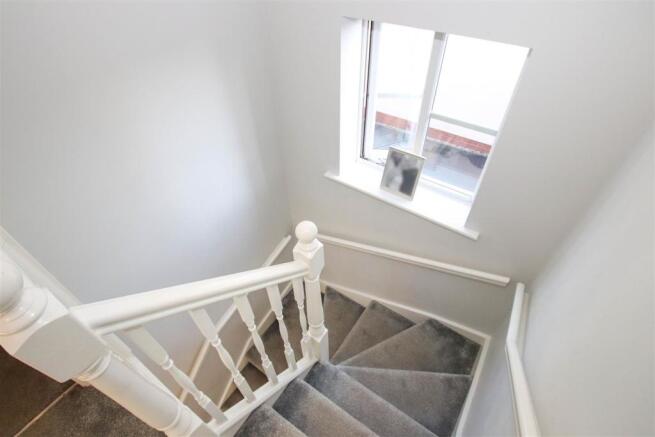 FIRST FLOOR LANDING