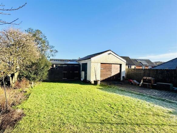 DETACHED GARAGE/WORKSHOP