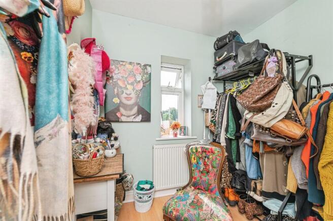 3 bed Terraced for sale Image 11