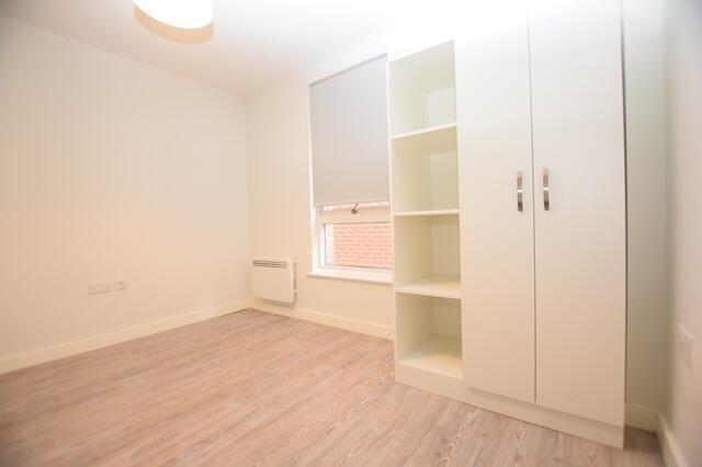 2 bed Apartment to rent Image 8