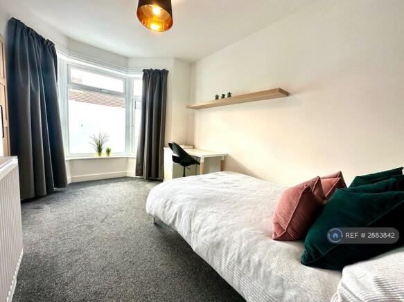 4 bed Terraced to rent Image 11