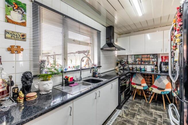 Wordsworth Road, Horfield Kitchen.jpg