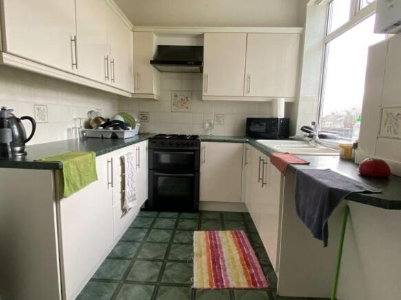 5 bed Semi-Detached for sale Image 5