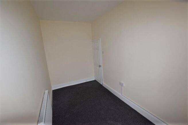 2 bed Terraced to rent Image 7