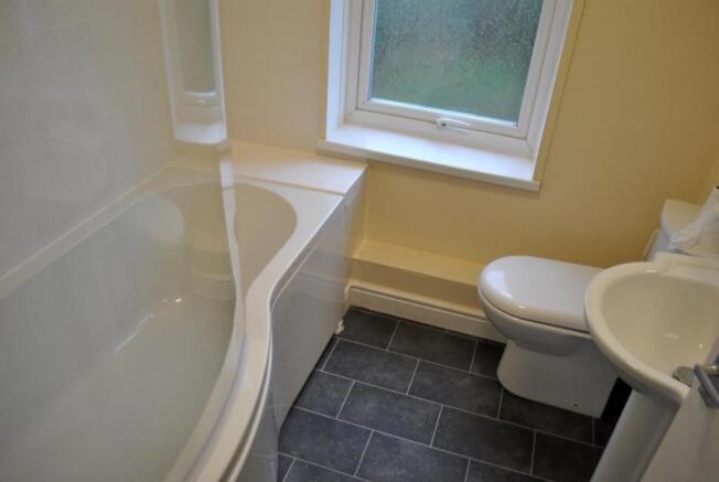 FIRST FLOOR BATHROOM