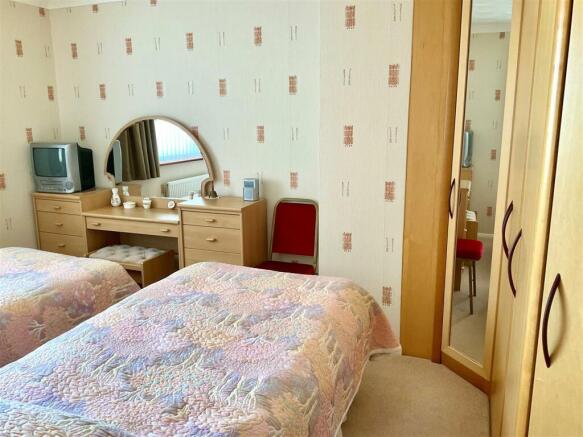 bedroom 2 pic3.jpg