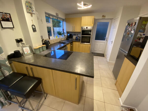Kitchen Diner (2)