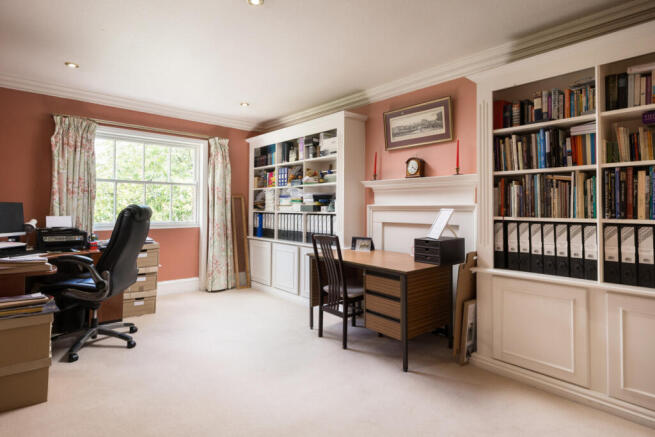 5 bed Terraced for sale Image 7