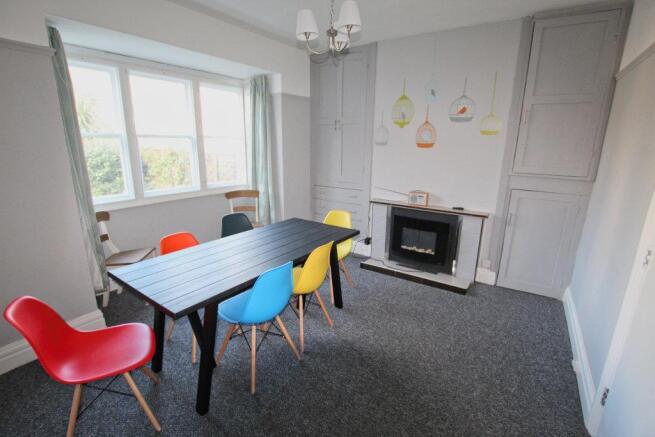 REAR LIVING/DINING ROOM