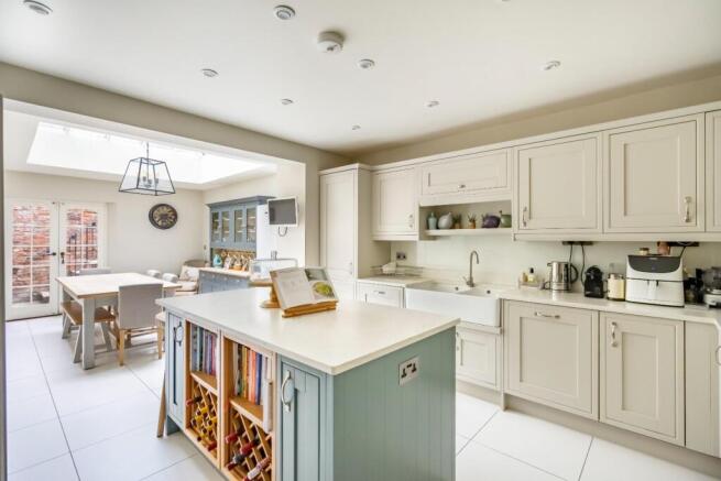 4 bed Terraced for sale Image 9