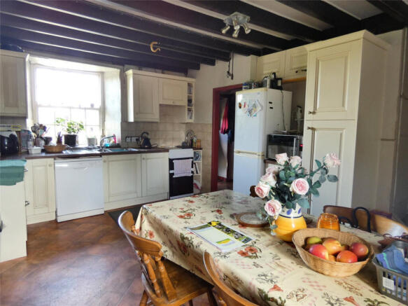 3 bed Semi-Detached for sale Image 5