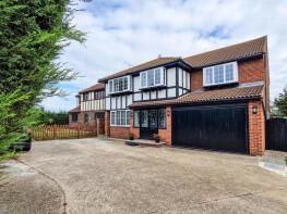 298, Thorpe Hall Avenue, Southend-on-sea SS1 3SD