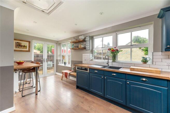 4 bed Detached for sale Image 5