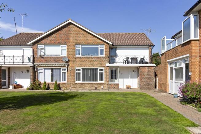 1 3 Aldsworth Court-009.JPG