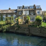 17, Camden Cottages, Church Walk, Weybridge KT13 8JT