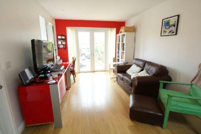 Living Room/Bedroom