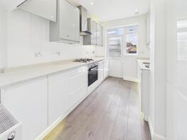 Flat 1, Julian Court, Edgwarebury Lane, Edgware HA8 8LW