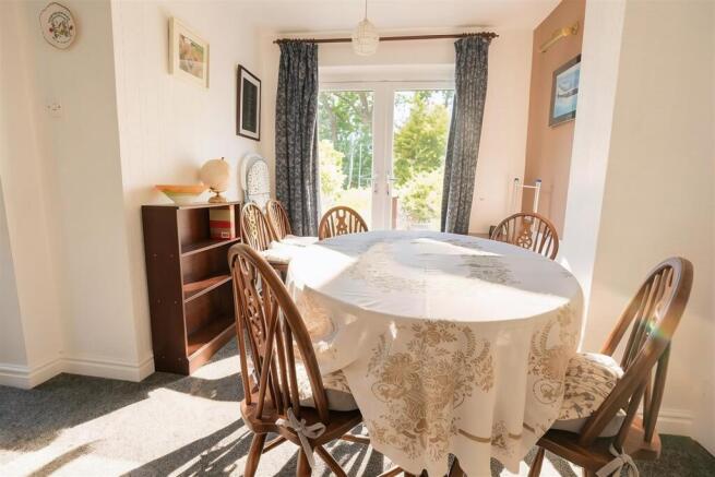 3 bed Semi-Detached for sale Image 9