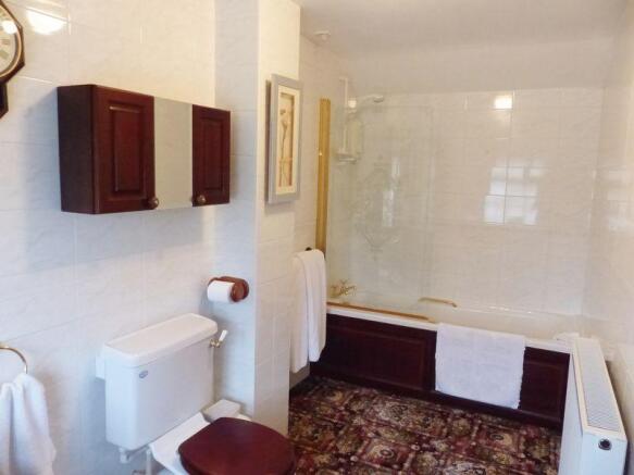 En-Suite Bathroom