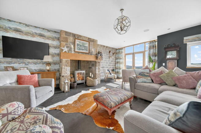 5 bed Detached for sale Image 10