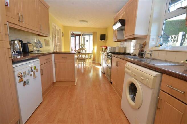 KITCHEN / DINING ROO