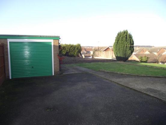 Garage & Parking