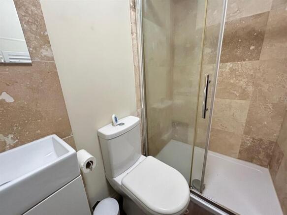 1 bed Apartment to rent Image 4