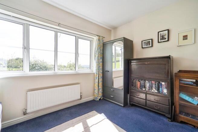 4 bed Detached for sale Image 12