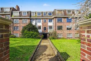 19, Cedar Court, Colney Hatch Lane, Hornsey, London N10 1EE