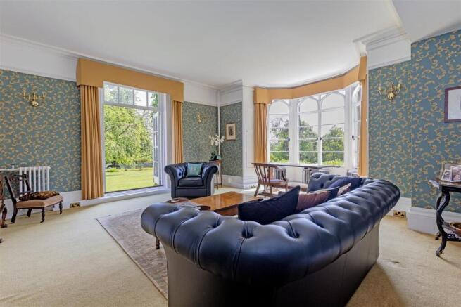 Reception Room- 21'7" x 18'11"/6.58m x 5.77m