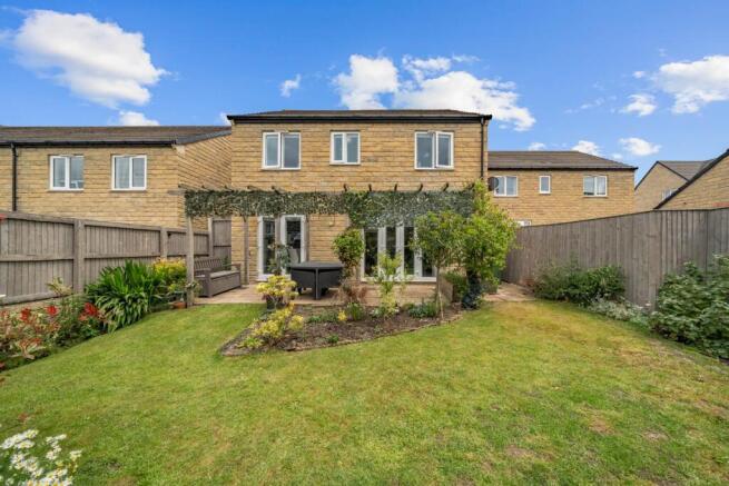 4 bed Detached for sale Image 5