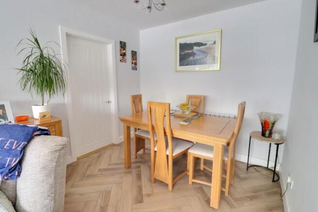 LOUNGE/DINER