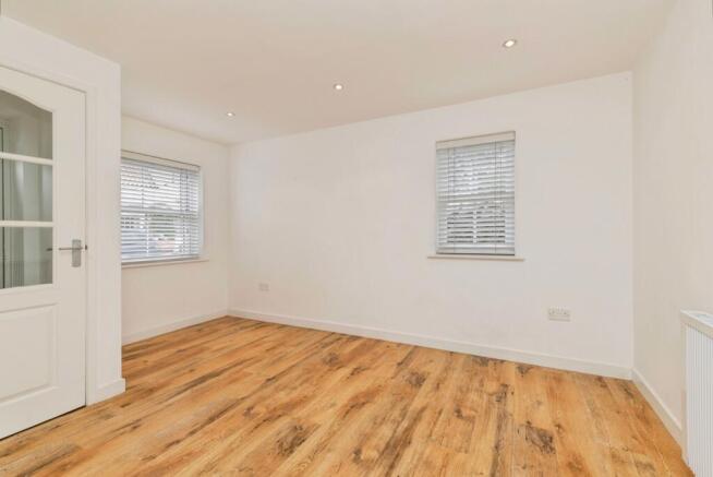 2 bed Semi-Detached for sale Image 10