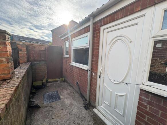 2 bed Terraced for sale Image 8