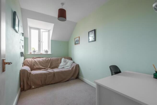 4 bed Town House for sale Image 8