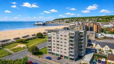 Beach Road, Sea Front Apartment - With Stunning South & West Facing Views