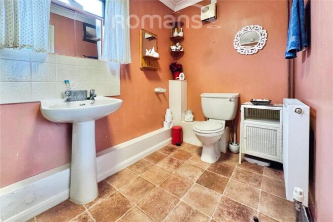 Bathroom (Down)