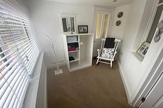 Ensuite Dressing Roo