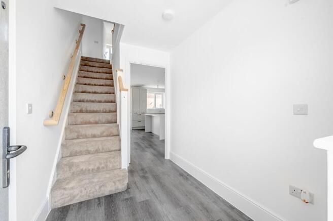 4 bed Detached for sale Image 9