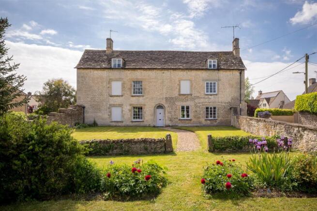 31 - Ham House - GL7 5UF - Web.jpg