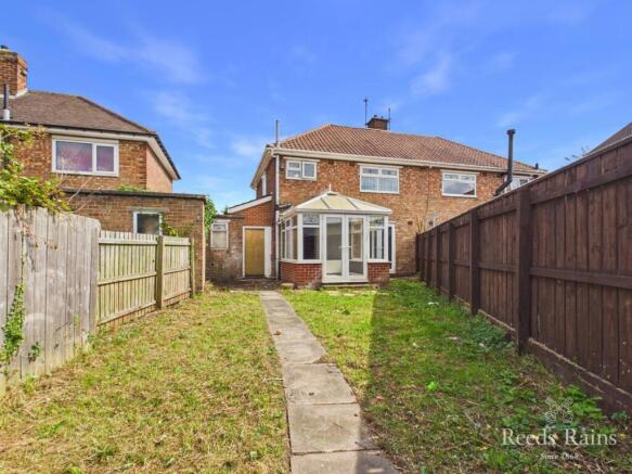 2 bed Semi-Detached for sale Image 12
