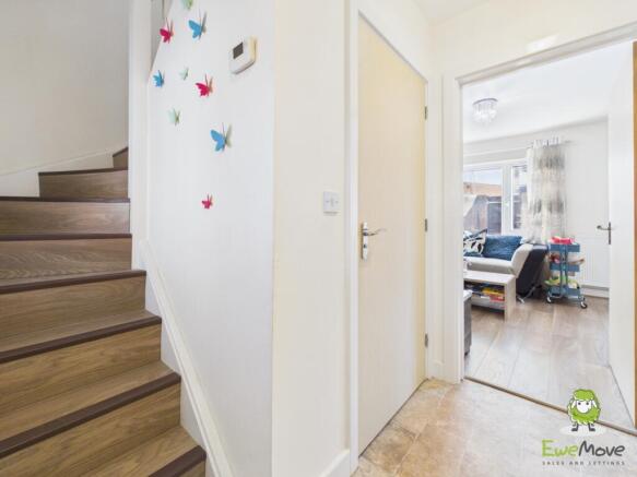 EweMove Estate Agents Basingstoke - Mallory Road