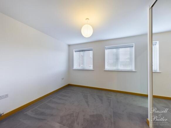 Lrg_CAM00829P1-PR0082-STILL06