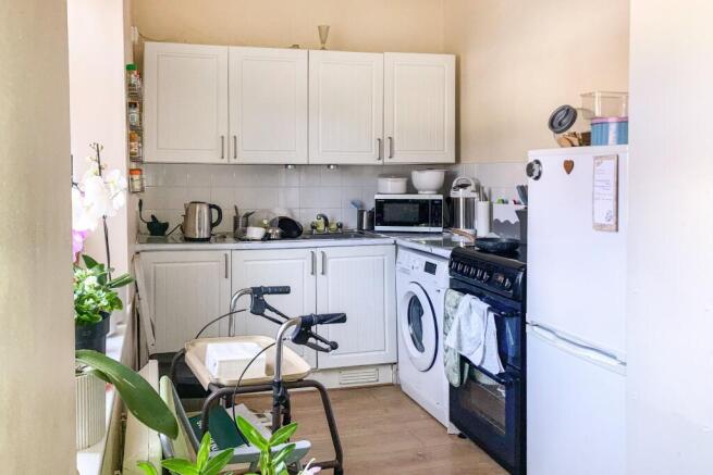 Flat 8, Halswell Court, 22-24 Totnes Road, Paignton, TQ4 5JZ