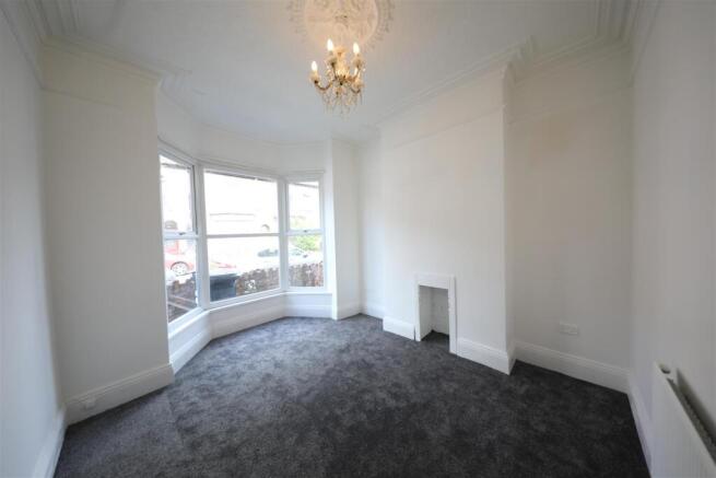 4 bed Semi-Detached for sale Image 4