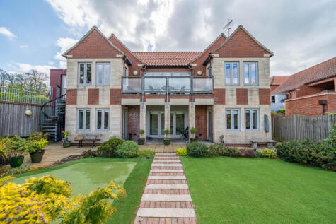 Oak Tree Court, Tollerton