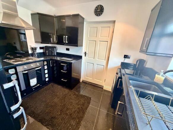2 bed Semi-Detached for sale Image 9