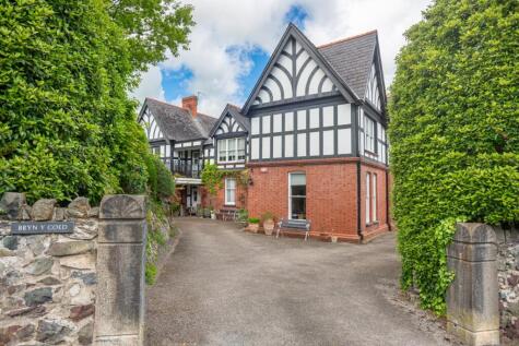 Hwfa Road, Bangor, Gwynedd, LL57