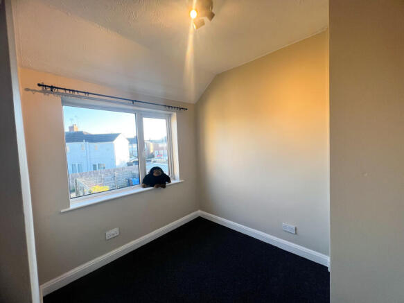 2 bed House to rent Image 8